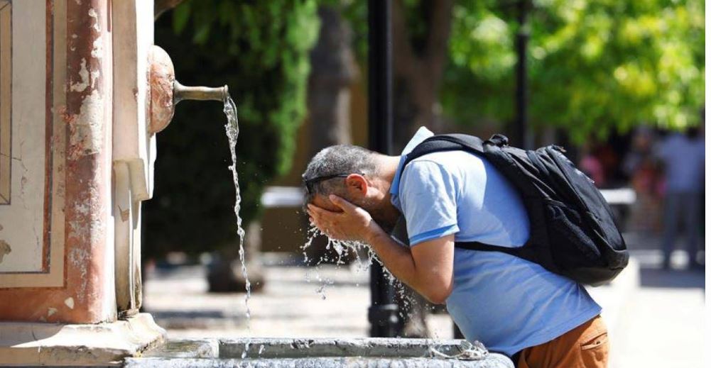 موجة حرارة شديدة تجتاح إسبانيا وأوروبا تستعد لربيع ساخن
