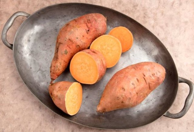 من بينها البطاطا الحلوة… هذه الأطعمة تحافظ على صحة قلبك!

