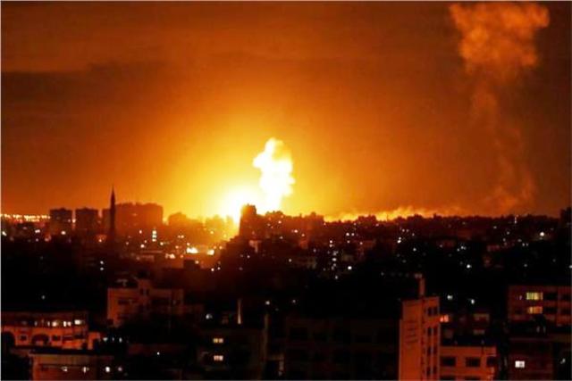 الطائرات الإسرائيلية تستهدف موقع البيدر في غرب غزة بعدة صواريخ