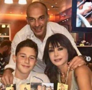 صورة كاريس بشار مع طليقها وابنهما تتصدر حديث المتابعين
