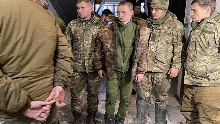 مجموعة كبيرة من العسكريين الأوكرانيين تقع في كمين روسي
