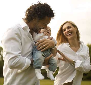 من المسؤول عن ضغوطات الزوجة بعد الإنجاب: الطفل الجديد أم الزوج؟