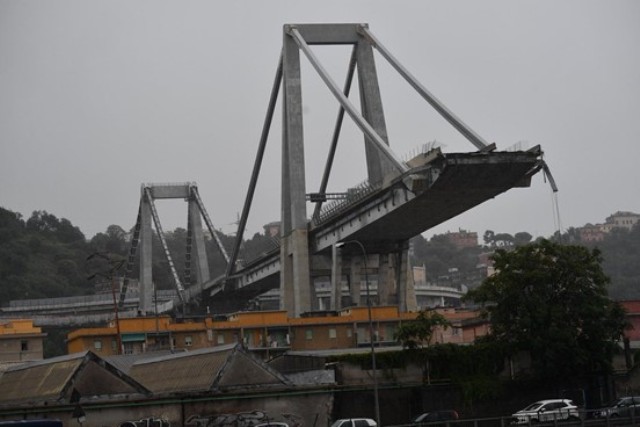 ارتفاع عدد ضحايا انهيار الجسر في جنوى الإيطالية إلى 22 قتيلاً