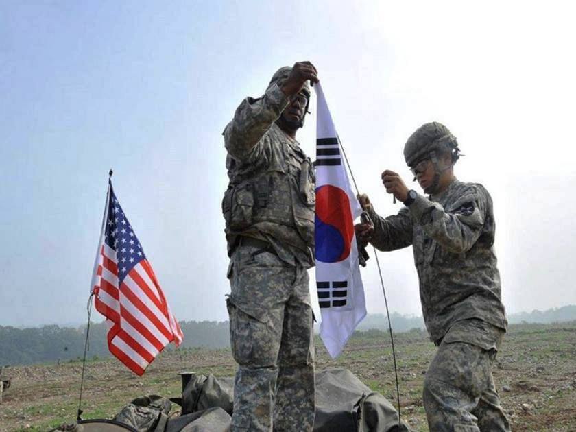كوريا الشمالية تحذر الجنوبية والولايات المتحدة من إجراء مناورات عسكرية
