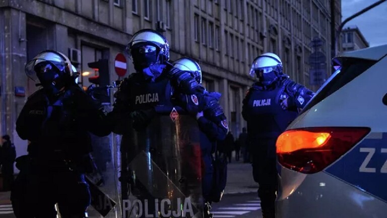 بولندا ترفع حالة الجهوزية في جميع هيئات البلاد
