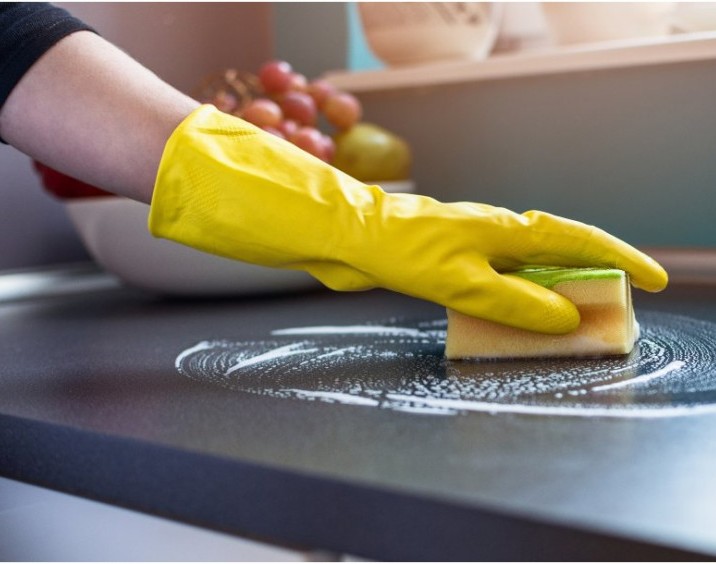 متى يتعين عليكِ استبدال اسفنجة تنظيف الصحون في مطبخك؟
