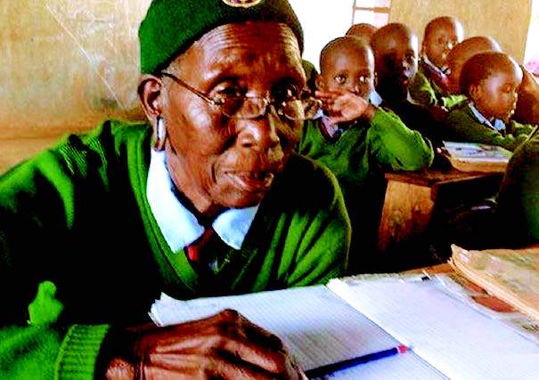 وفاة أكبر «تلميذة» في العالم عن 99 عاماً
