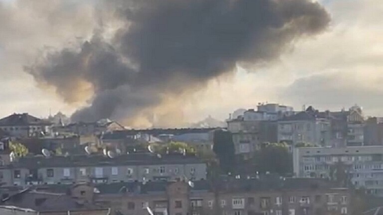 وسائل إعلام تتحدث عن انفجارات في كييف
