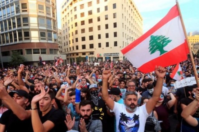 تظاهرات لبنان تثمر ورقة إنقاذية تخلو من الضرائب