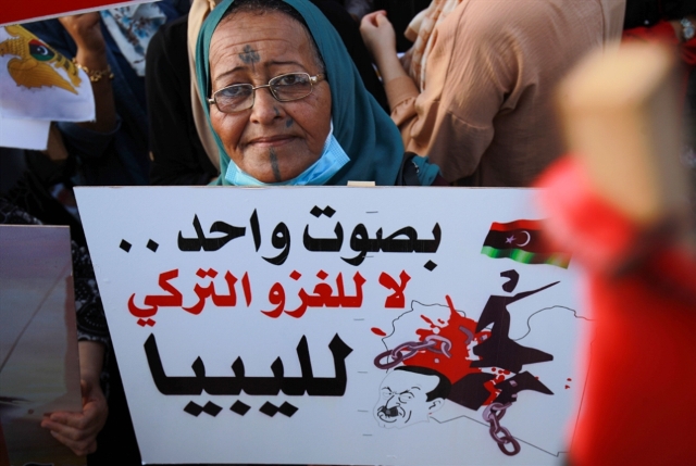 روسيا تتدخّل مجدّداً لمنع المواجهة المصرية ــ التركية