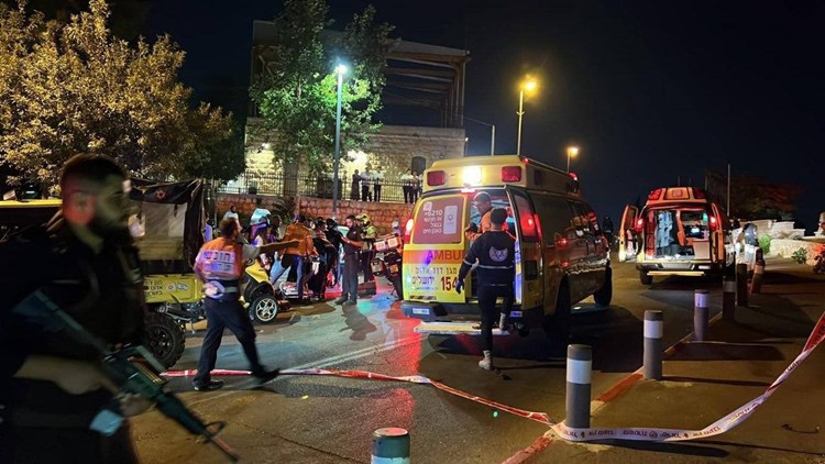 قتلى وجرحى في هجوم على حافلة للمستوطنين في القدس المحتلة
