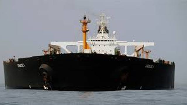 أول ناقلة من أسطول مؤلف من خمس شحنات وقود إيرانية تصل فنزويلا