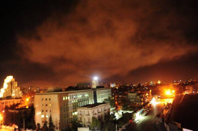 إصابة عسكريين اثنين وأضرار مادية جراء عدوان إسرائيلي في محيط دمشق
