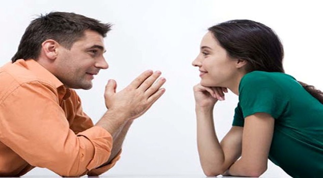 هل تتفوق العواطف على عدم التوافق العلمي بين الزوجين؟
