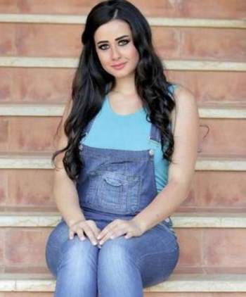 روعة السعدي رقصة دفعتها للإعتزال.. وشائعة زواجها من قيس الشيخ نجيب أجبرتها على الإبتعاد
