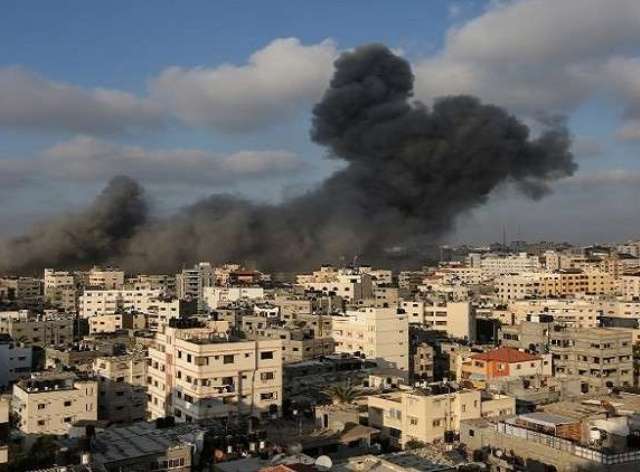 إسرائيل تقصف غزة ردا على استهداف بئر السبع والحصيلة شهيد و 12 مصاباً