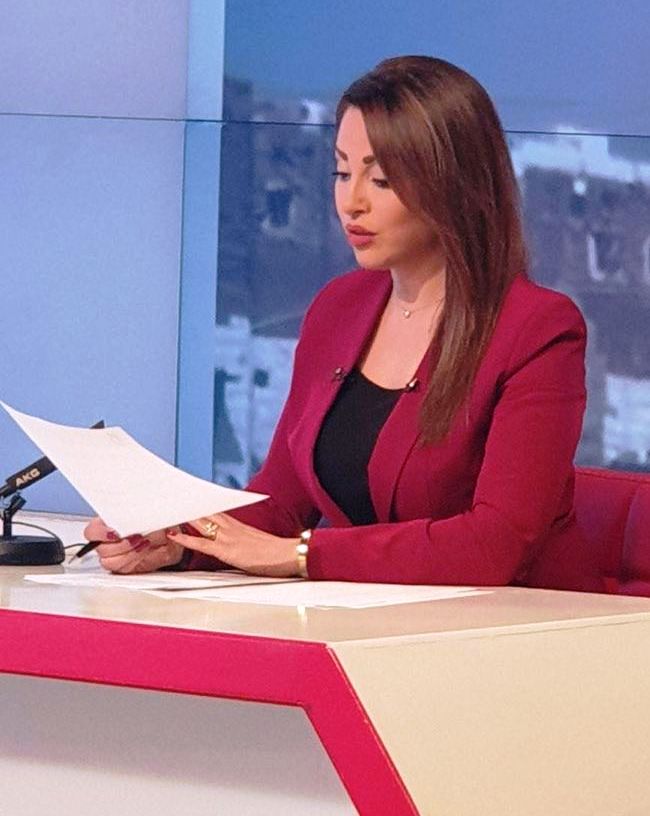   تتقن فن تقديم الأخبار وتعشق العمل الميداني .. ليمونة صالح: مذيعات الصرعة كثر.. وهذه مواصفات مذيعة الأخبار الكاملة