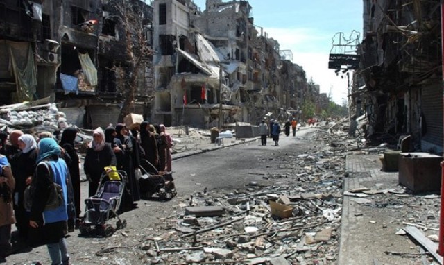 دمشق تقرر عودة الفلسطينيين إلى مخيم اليرموك بعدما هجرهم الإرهابيون