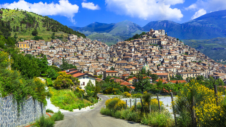 قرى إيطالية جميلة تدفع 33 ألف دولار لثلاث سنوات لمن ينتقل للعيش فيها
