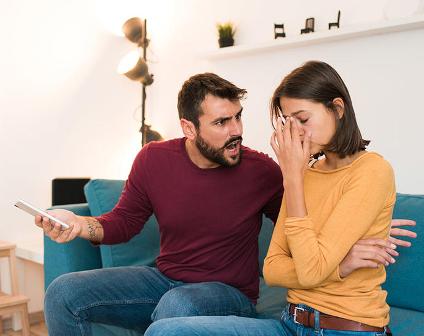 كيفية التعامل مع الزوج الذي يهين زوجته

