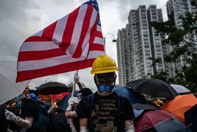 متظاهرو هونغ كونغ لترامب: من فضلك حرِّرنا!