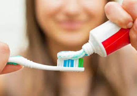 ما العلاقة بين تنظيف الأسنان والسكتات الدماغية؟