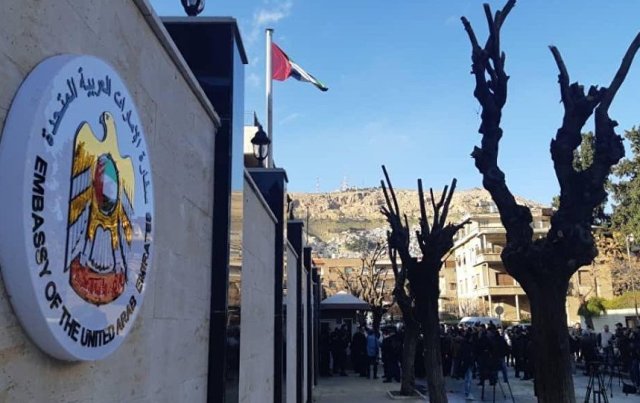 القائم بالأعمال الإماراتي في دمشق: إعادة افتتاح السفارة الإماراتية مقدمة لعودة سفارات عربية أخرى