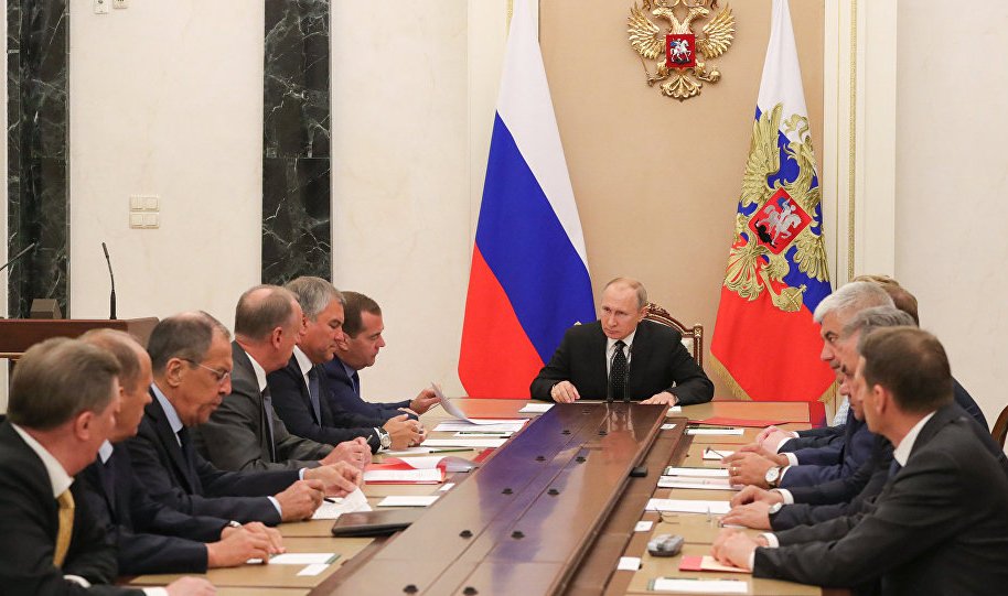 بوتين يبحث الوضع في إدلب مع أعضاء مجلس الأمن الروسي