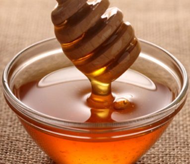 السوريون لا يأكلون العسل بعد أن وصل سعر الكيلو الواحد إلى 12 ألف ليرة