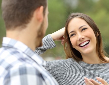 6 أشياء ينظر إليها الرجال عند رؤيتكِ لأول مرة!