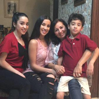 المذيعة إيمان الرحبي: هنالك استسهال للعمل في التلفزيون وللظهور في برامج مباشرة والإعلام العربي لم يأخذ مكانته الصحيحة حتى الآن