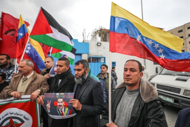 تآمر عربي مع واشنطن: عقوبات على النفط الفنزويلي