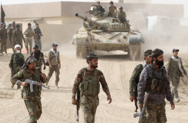 أميركا سارعت لاستلام قادة التنظيم! … داعش محاصر في 4 كم مربع شرق الفرات