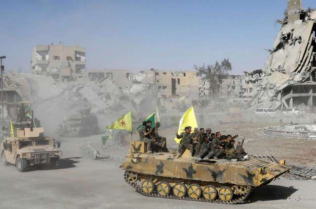 "قسد" تضيق الخناق على "داعش" في معركة حاسمة شرق سورية