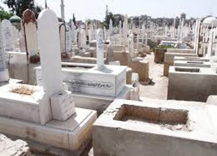 «فوق الموتة عصة قبر» تكاليف «الموت» وزيادة الطلب على القبور دفعت بأسعارها للتحليق