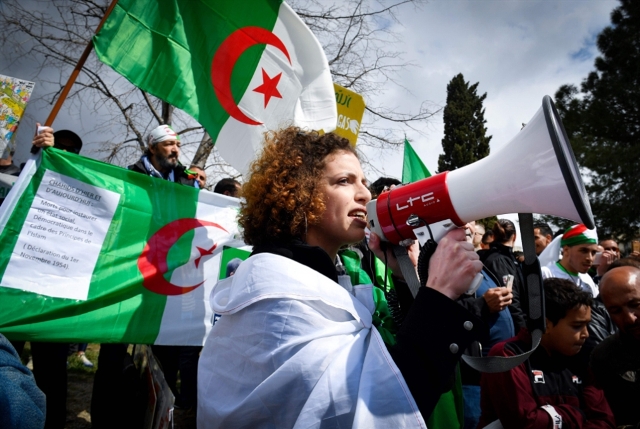 الجيش يختبر ورقة بن صالح: الحلّ الدستوري قبل السياسي في الجزائر
