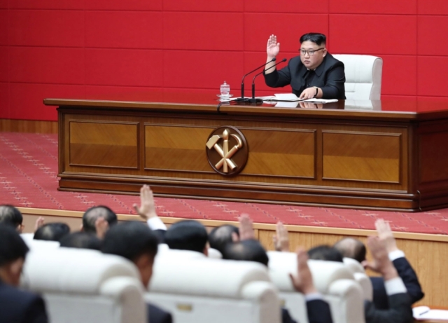 كوريا الشمالية.. عودة إلى التصعيد: بومبيو «مُهندس» الاستفزاز