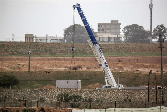 بدء عمليات بناء الجدار الحدودي: مصر تكمل الطوق حول غزة