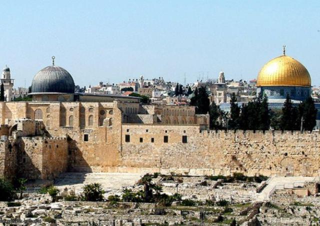 الغارديان: إسرائيل تعد العدة للاستيلاء الكلي على القدس