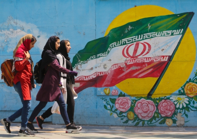 طهران: سنعمل على كسر العقوبات الأميركية.. استسلام هندي وتصلّب صيني