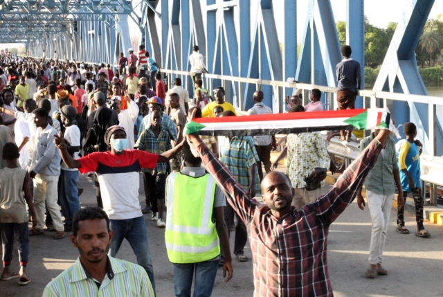جولة تفاوض ثالثة بلا تفاؤل: «العسكري» يختبر الشارع مجدداً في السودان