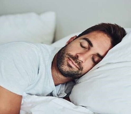 صوت تحذيري يظهر أثناء النوم قد يشير إلى خطر النوبة القلبية
