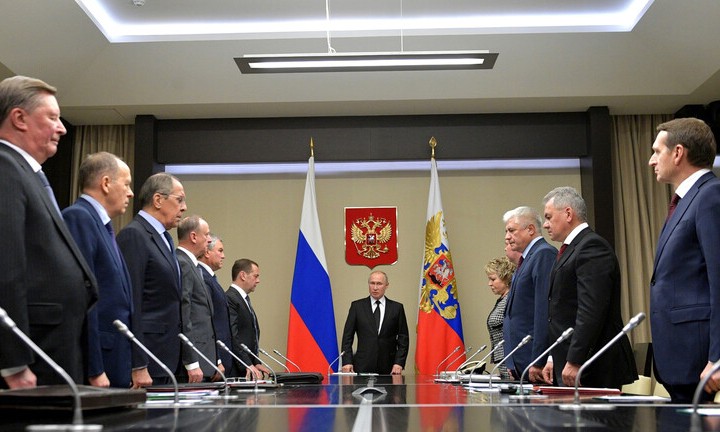 عشية لقائه أردوغان .. بوتين يجتمع مع مجلس الأمن الروسي