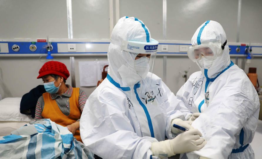 السلطات الصينية: تسجيل 96 حالة وفاة جديدة بفيروس كورونا في إقليم هوبي