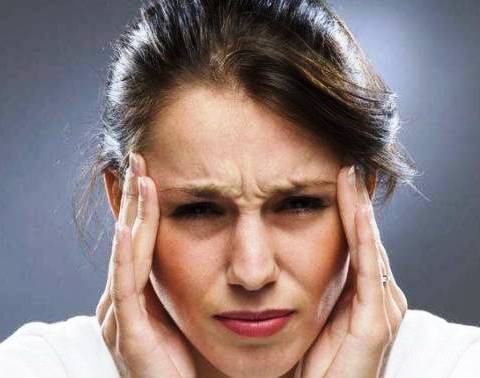 5 أنواع من أوجاع الرأس قد تشير إلى وجود مرض خطير