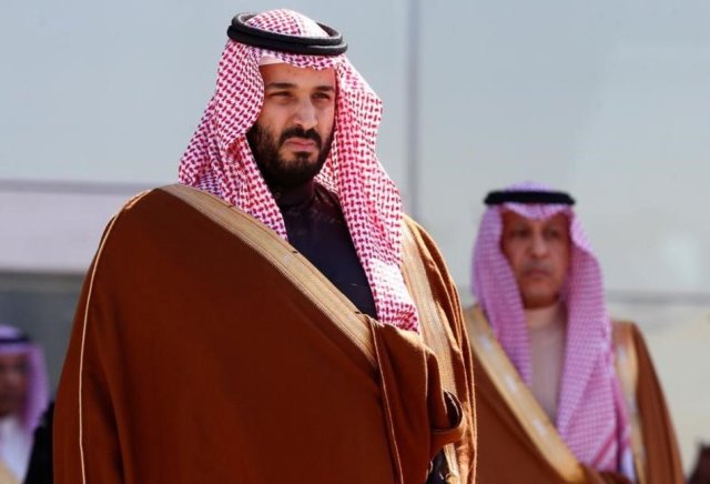 السعودية تعبث في الساحة الفلسطينية.. رشى مالية واستدعاءات تحريضية