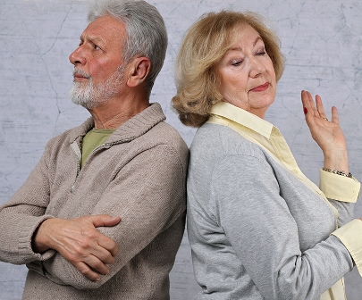 هل تتحمل المرأة وجع الطلاق في سن الخمسين؟