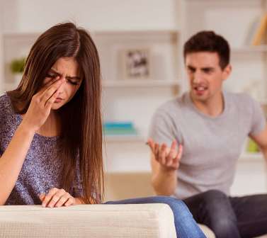 هل يحق للزوج منع زوجته من ممارسة هواياتها؟