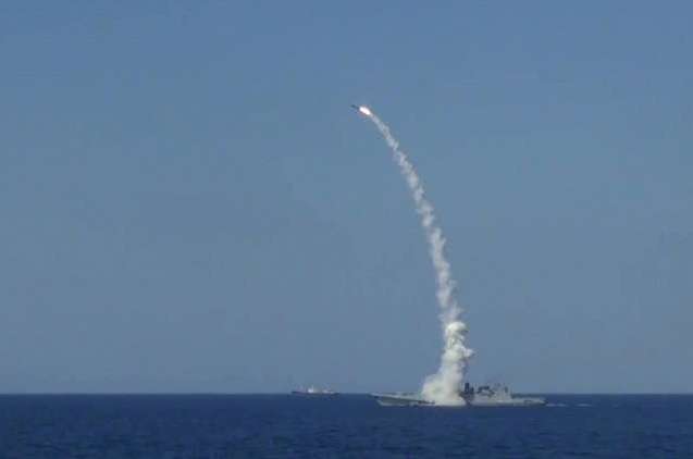 البحرية الروسية تستعد لإطلاق صواريخ قرب السواحل السورية