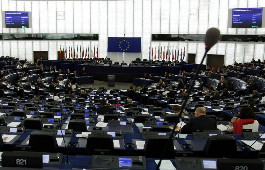 البرلمان الأوروبي: كشف سبب الهجوم على سورية